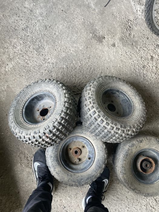 Vand cauciucuri pentru atv de 125cc toate 4., 200 de lei