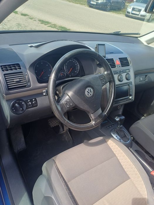VOLKSWAGEN Touran 2010 — imagine 5