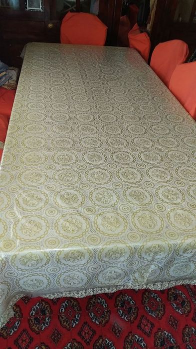 Стол со стульями