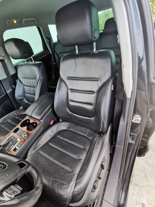 Dezmembrez volkswagen Touareg 7P 3.0 CASA/toareg 7P/bara fata/capota