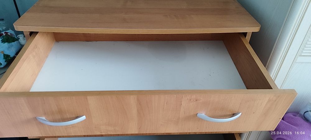 Тумбочка с дерева