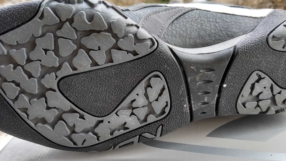 НОВИ! REEBOK маратонки р-р 40