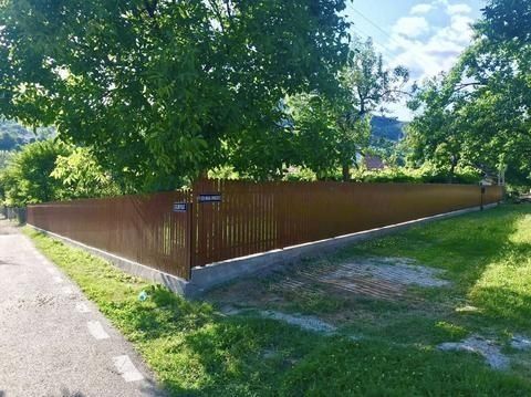 Executam garduri din tip Zaluzea ori ce tip de model șipcă metalica tabla cutata plasa Bordurata BCA