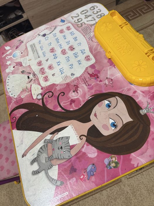 Десткий столик и стульчик