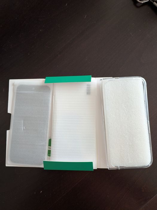 Google Pixel 9 Pro Fold кейс и стъклени протектори за екран.