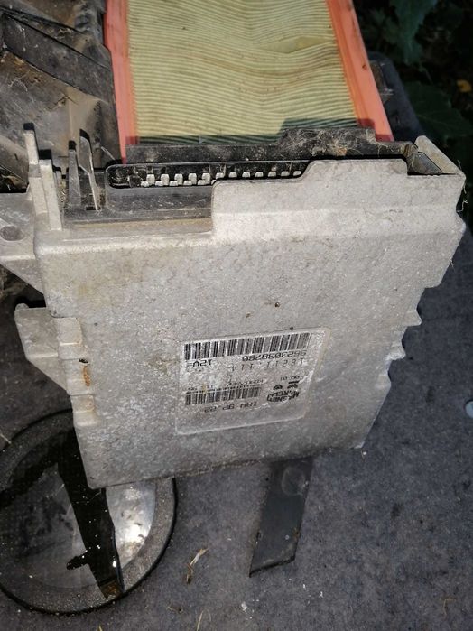 ПЕЖО 806 ЧАСТИ  .Което е на снимките .Алуминиеви джанти с гуми 15 ки .