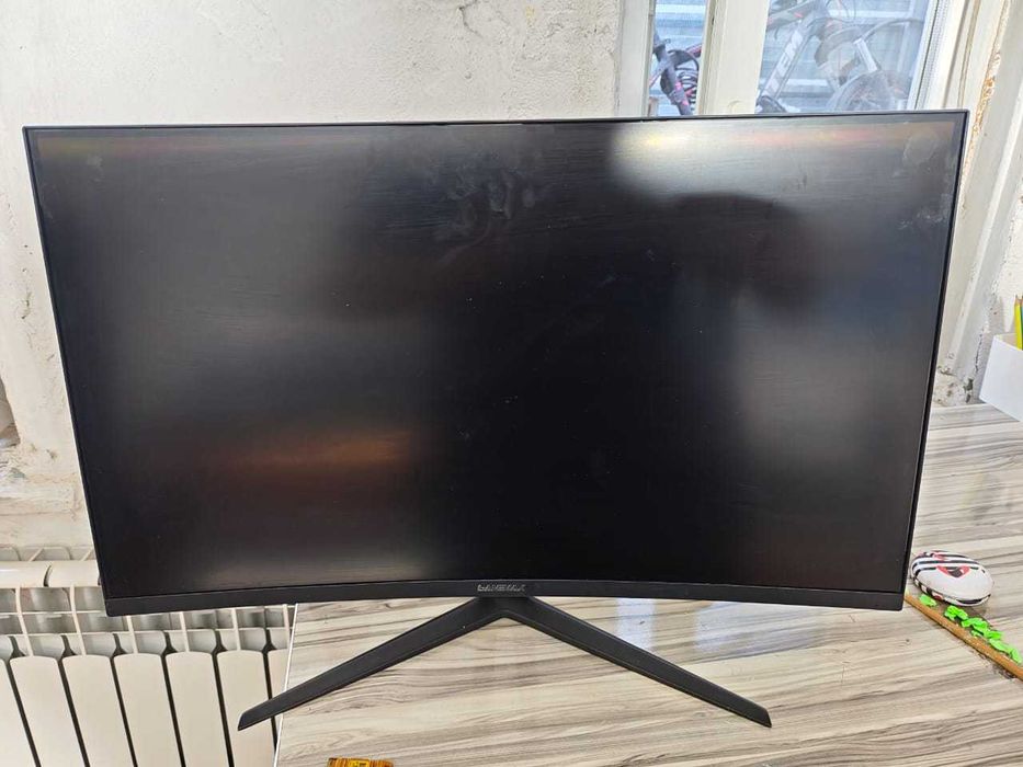 Игровой 27 Монитор GameMax GMX27C144 черный в хорошем состоянии 144 Гц