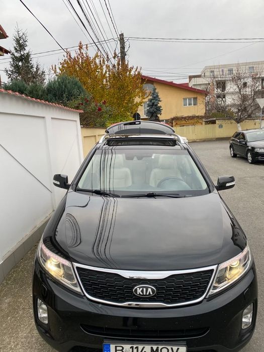 Kia Sorento 2013- diesel - 197CP 4x4 - automată - îngrijită, opțiuni smart rare, motor nou, navigație Tesla, camere 360, parchează singură