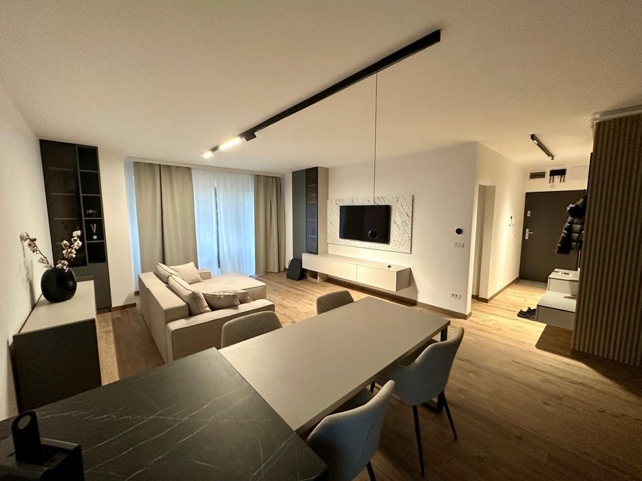 De inchiriat  2 camere lux Adora Central