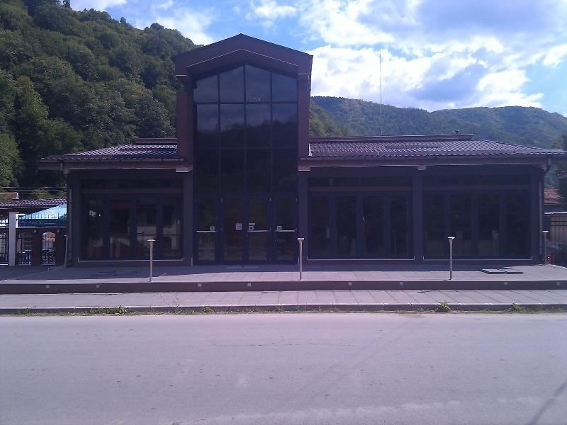 Заведение в Ловеч, област-с.Рибарица площ 1606 цена 345000