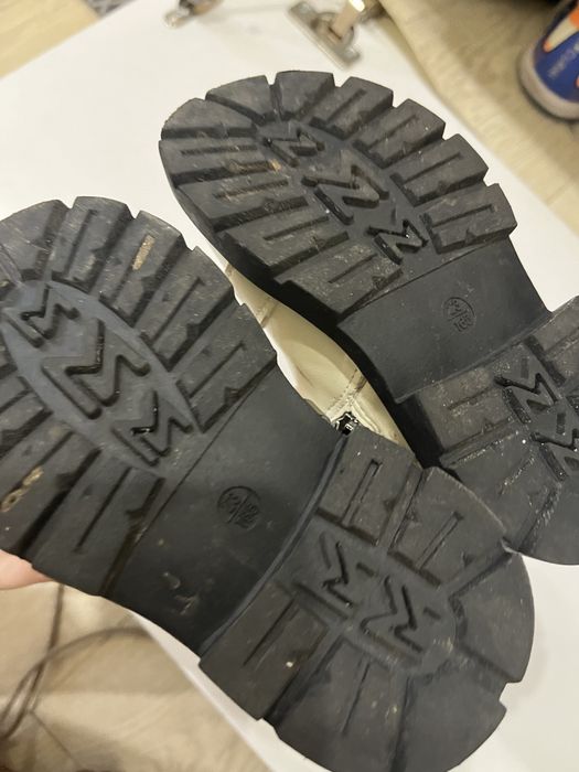 Продам весенние детские сапоги