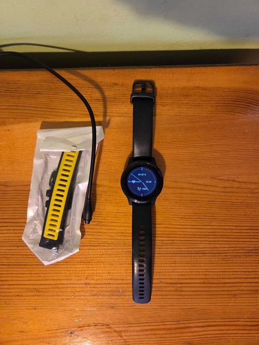 Garmin vivoactive 4 S - Смарт часовник
