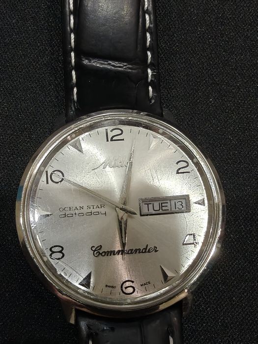 Продам часы mido commander