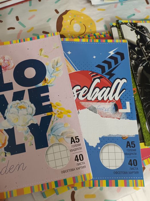 Тетрадки с големи квадратчета