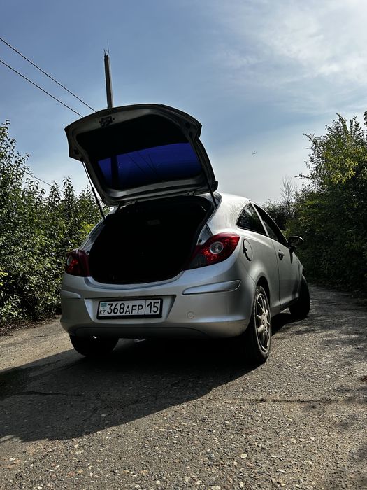 Опель корса д продам