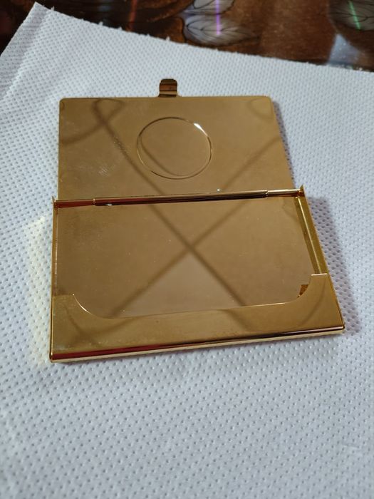 Визитник с посоките на света