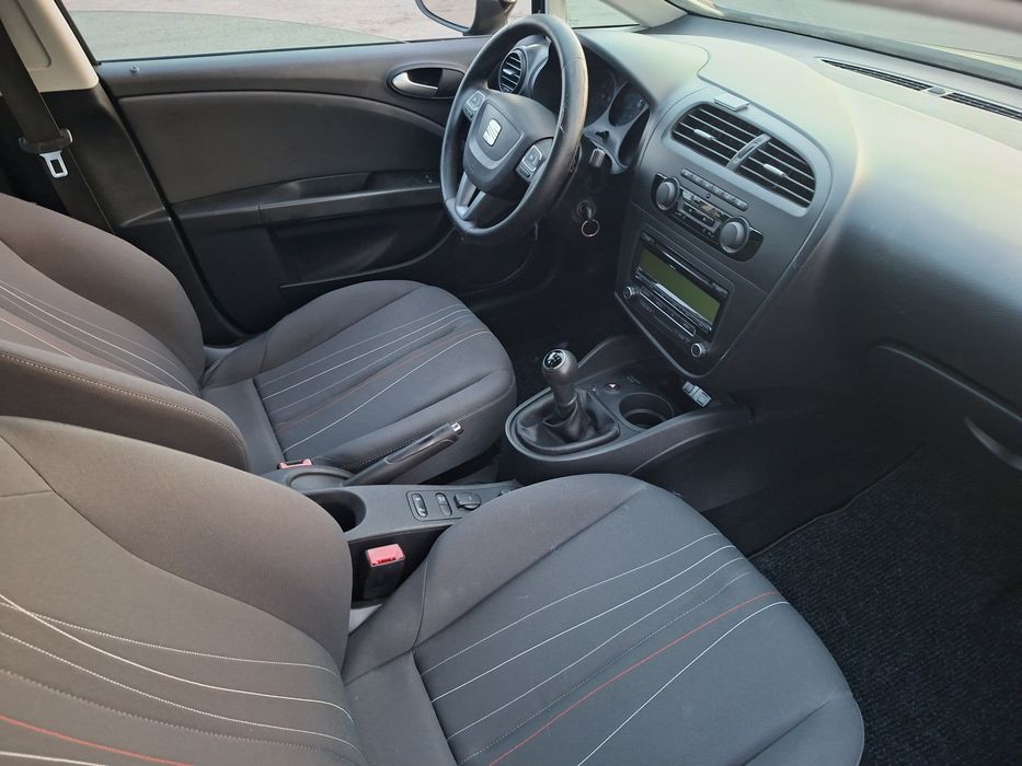 Seat Leon  2012   Benzina 105 C.P  Adusa Recent Germania