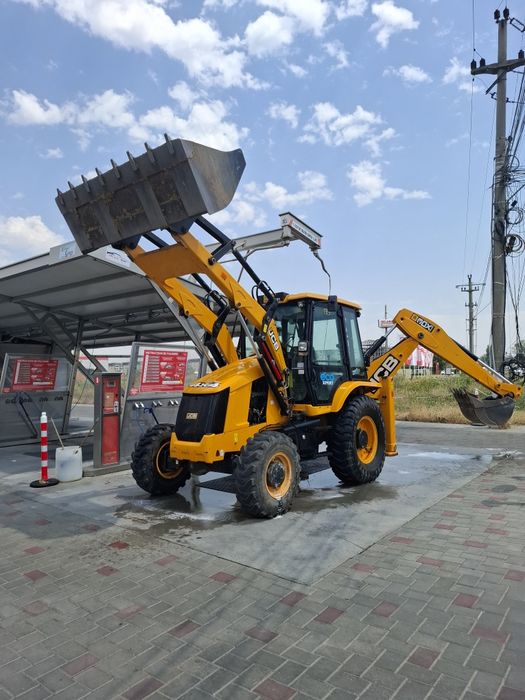 Inchiriez  buldoexcavator