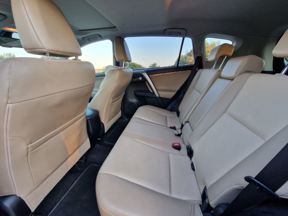 Toyota RAV4 2015 г.- 29 100 лв.