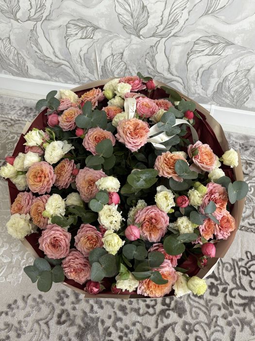 Красивый Кустовая Роза