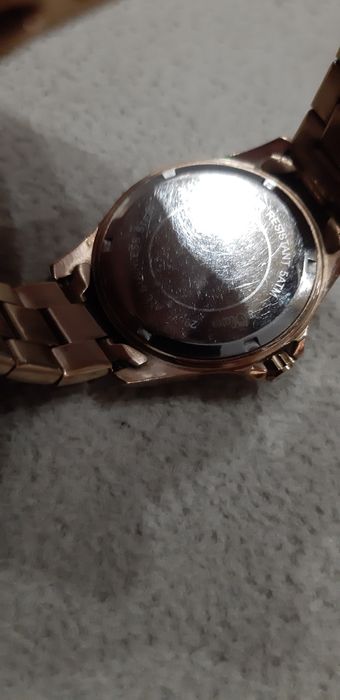 Ceasuri de dama  de diferite dimensiuni