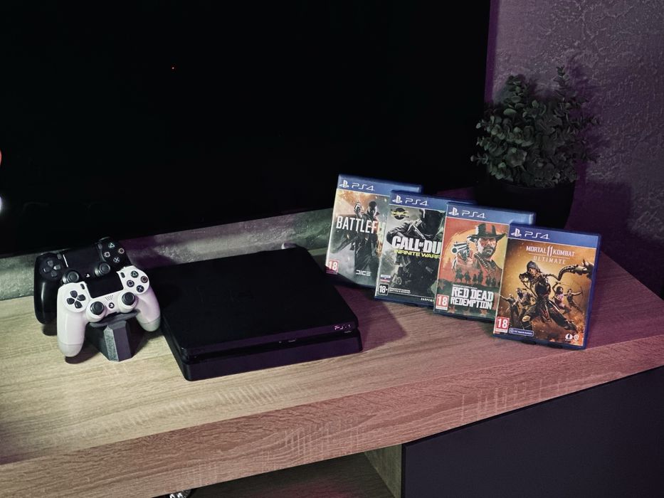 Playstation 4 Slim 1TB + 2 Геймпада + 8 игр