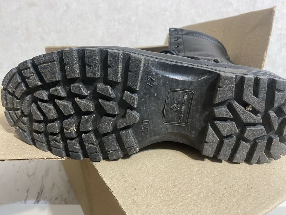 Продаю берцы зимние