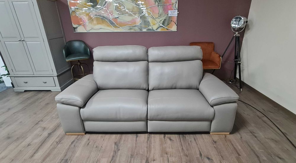 Италиански бежов кожен диван тройка с електрически релакс механизъм