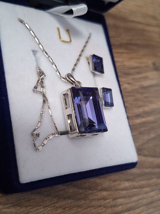 Елегантен сребърен комплект бижута