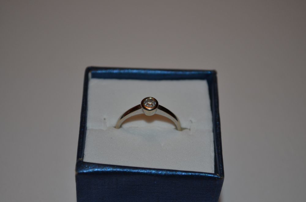 INEL AUR 18K + 1 Diamant = 0.20ct. - De Logodna - 2.3g.- Solitaire !