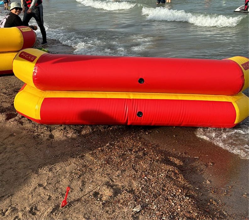 Водный диван,банан