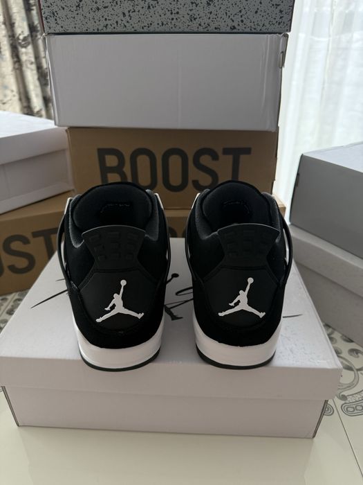 Jordan Retro 4 White Thunder