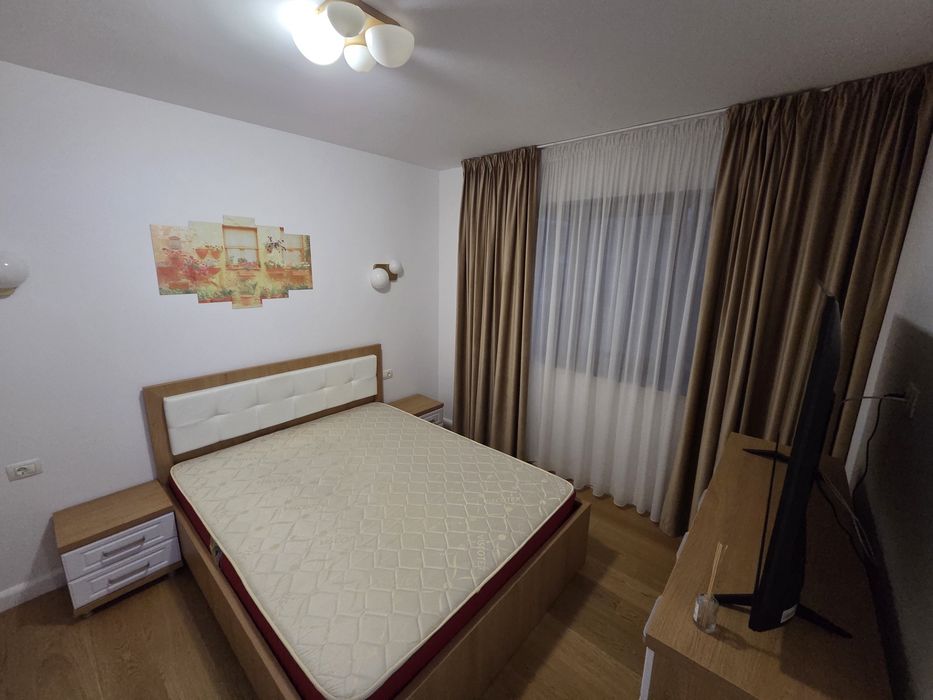 Închiriez apartament central