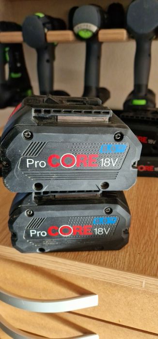 Acumulatori Bosch Pro Core 4.0 Ah si 8.0 Ah + incarcator  GAL 1880 CV