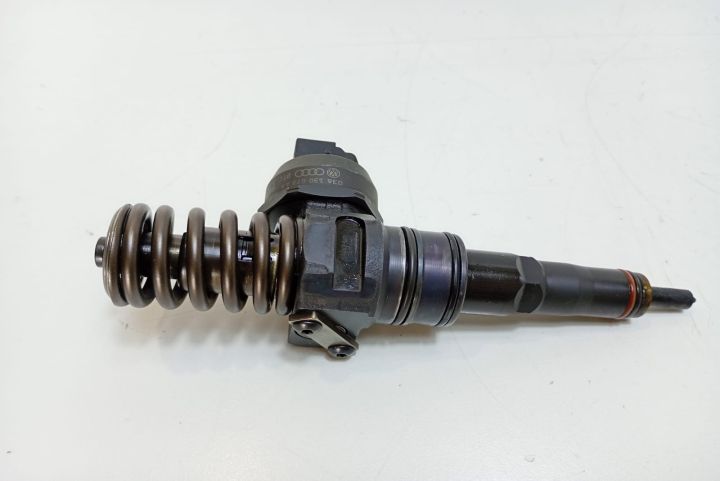 Injector CB 038130073AR Volkswagen VW Passat B5.5 (facelift)