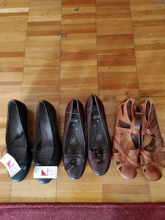 Ayollar tuflisi  yengi  har biri  30000 dan