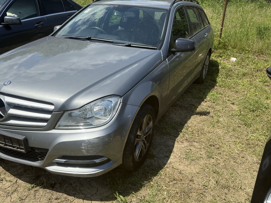 Dezmembrez Mercedes e204 cdi Break