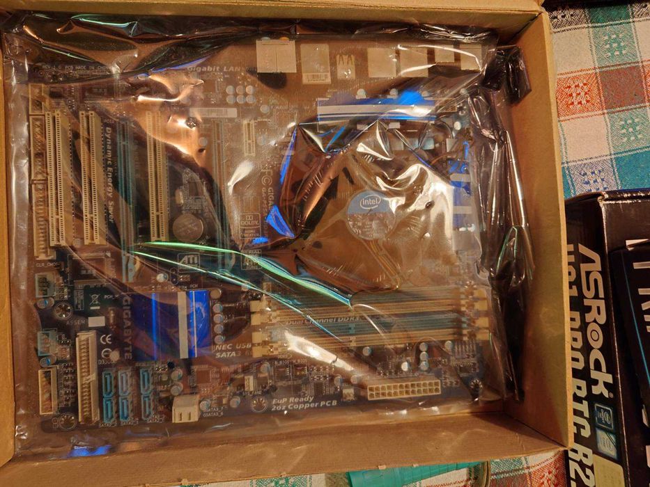 Дънна платка, дъно Gigabyte GA-P55A-UD3R rev1 с бонус процесор