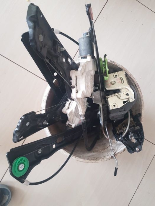 Macara broasca usa Airbag BMW E70 F10 F20 F25 F30 Claxon Comanda geam Prag BMW E70 F10 F20 F25 F30