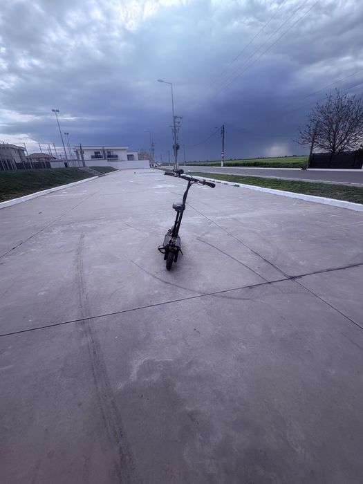 Vand trotineta buna jrh cu scaun