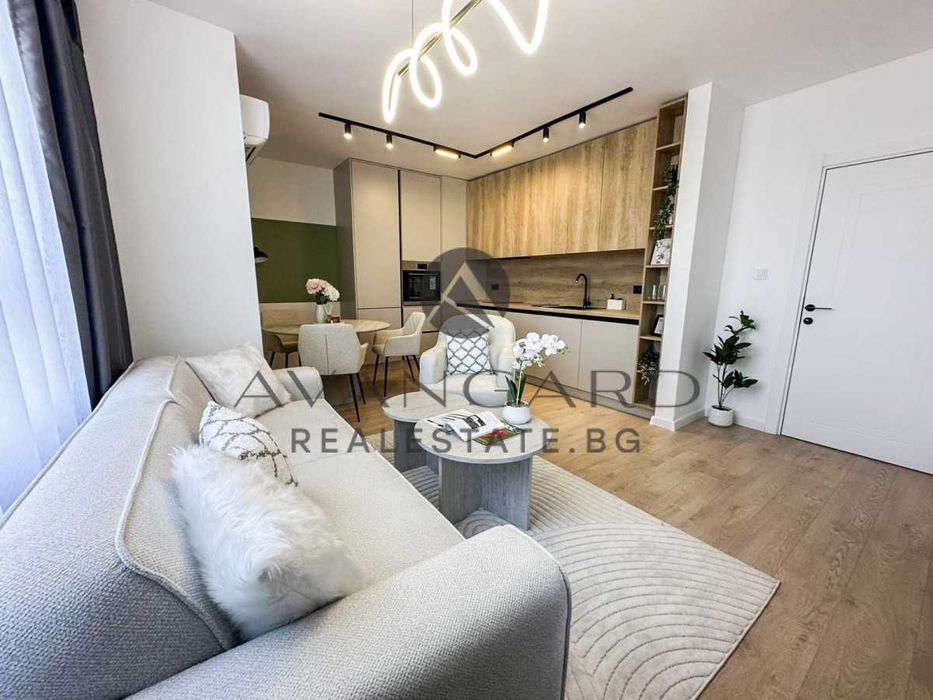 Продава се Тристаен апартамент в Пловдив, Тракия - 110 кв.м за 921 €/кв.м - Снимка #1