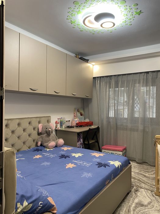 Vand apartament decomandat la parter