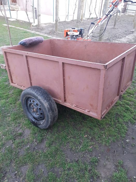 Motocultor și remorca de vanzare