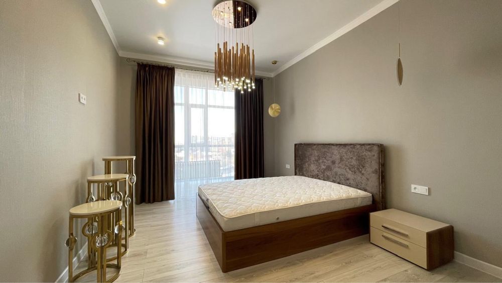 Продам евро 3комнатную, студия, 8 Школа