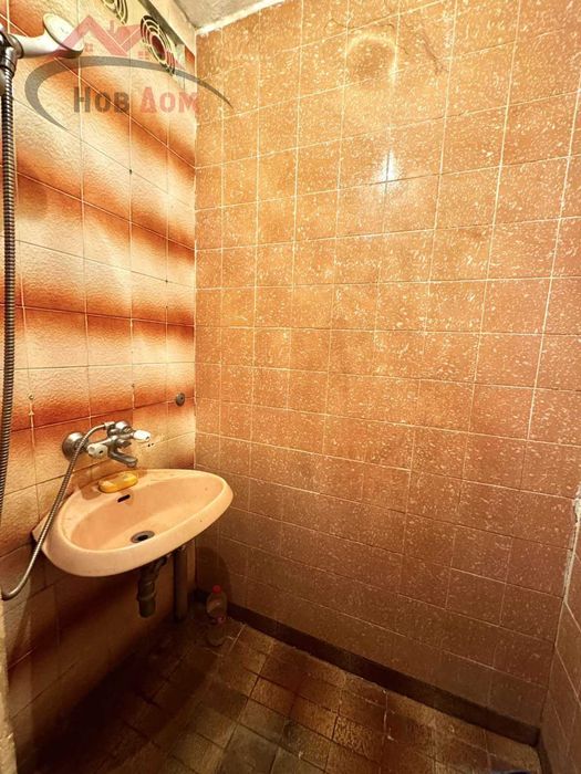 Тристаен в кв. Колю Фичето