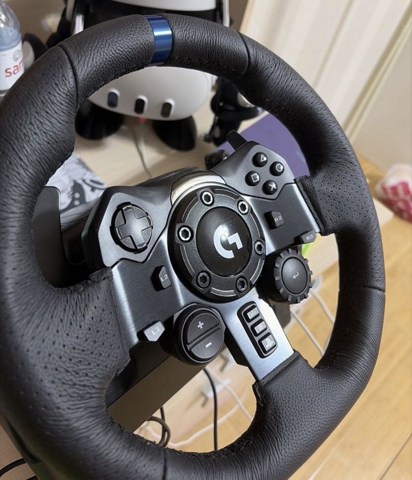 Игровой руль Logitech G923 TRUEFORCE+КПП+Педали