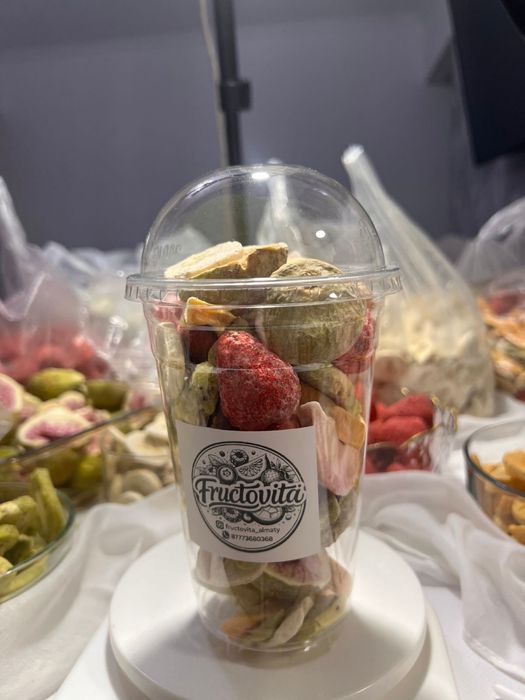 Сублимированный фрукты и мороженое