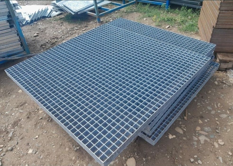 Grătare trepte zincate