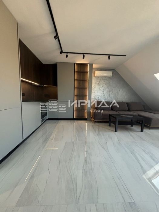 Продава се Тристаен апартамент в София, Център - 102 кв.м за 1640 €/кв.м - Снимка #3