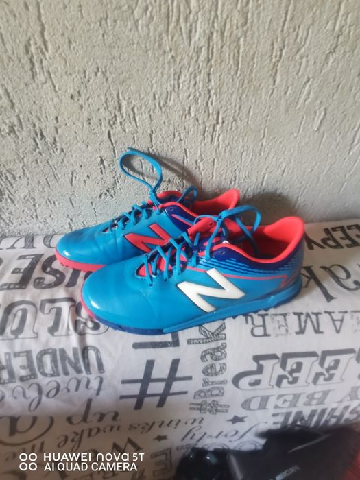 Ghete de fotbal new balance furon